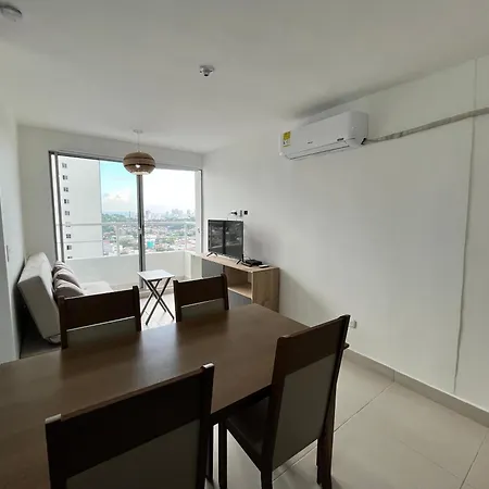 New Sea View Torre 811 *